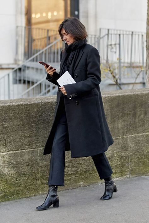 Parisian Style Winter Chic, Parisian Style Winter, Emmanuelle Alt Style, Chic Parisian Style, Parisienne Style, French Vogue, Emmanuelle Alt, French Street Fashion, Paris Haute Couture