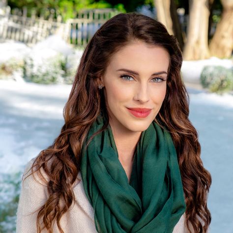 Here's Why Hallmark Christmas Movie Star Jessica Lowndes Looks So Familiarcountryliving Jessica Lowndes, Hallmark Christmas Movies, Movies Outfit, Hallmark Movies, Stone Cold, Hallmark Channel, Hallmark Christmas, Hair Color Dark, Grunge Hair