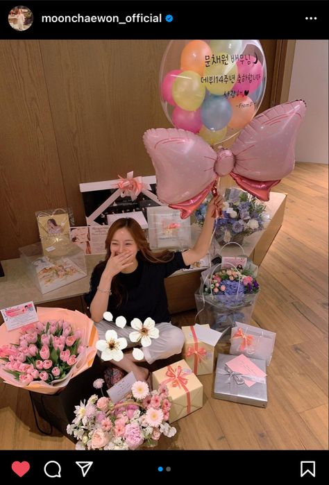 Giveaway Ideas Birthday, Bachelorette Party Gift Bag, Luxury Birthday Gifts, Moon Chae Won, Birthday Goals, Cute Birthday Pictures, Luxury Birthday, Bride Floral, Diy Gifts For Friends