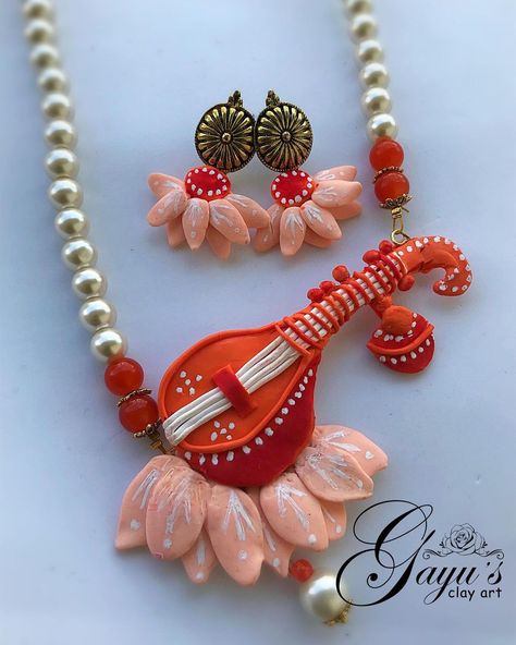 Indian Polymer Clay Jewelry, Canvas Jewellery Diy, Clay Jewellery Making Tutorial, Earing With Clay, Hand Craft Jewellery, Polymer Clay Indian Jewelry, Earrings Crafts Ideas, Bengali Handmade Jewellery, Clay Jwellary Design