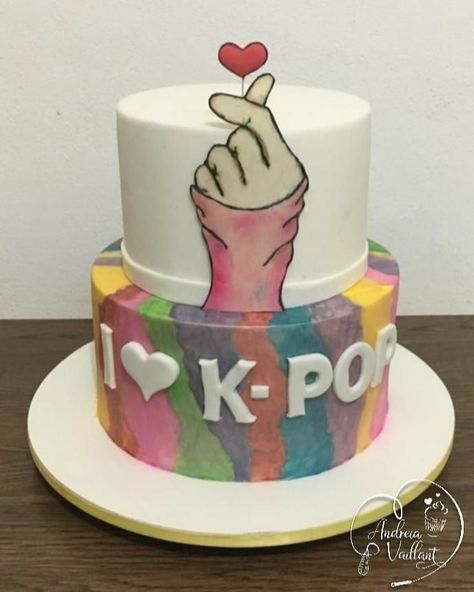 K Pop Birthday Party Ideas, Bts Cakes, Latest Cake Design, Bts Party, Kpop Birthday, Army Cake, Bts Cake, Buttercream Cake Decorating, Friends Cake