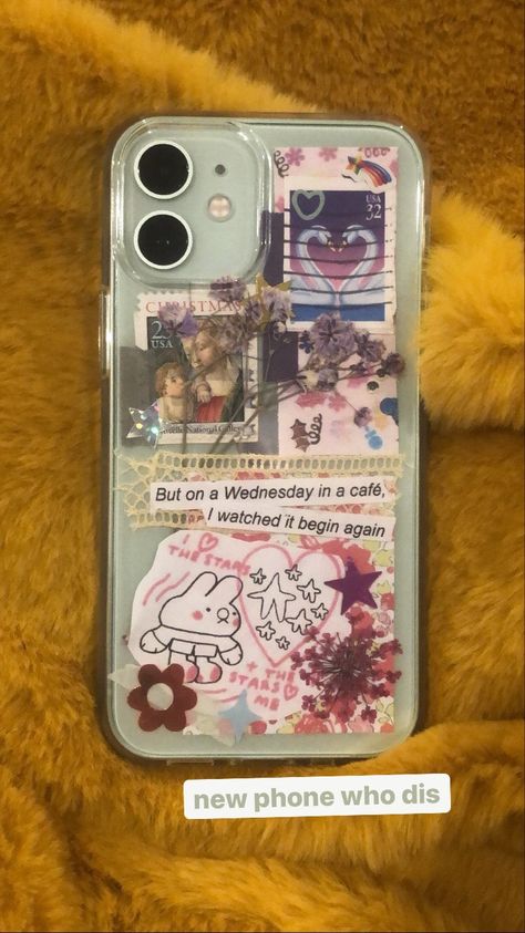 Iphone 12 Mini Aesthetic, Iphone 12 Case Aesthetic, Clear Phone Case Design, Kpop Phone Cases, Creative Iphone Case, Produk Apple, Collage Phone Case, Phone Inspiration, Phone Ideas