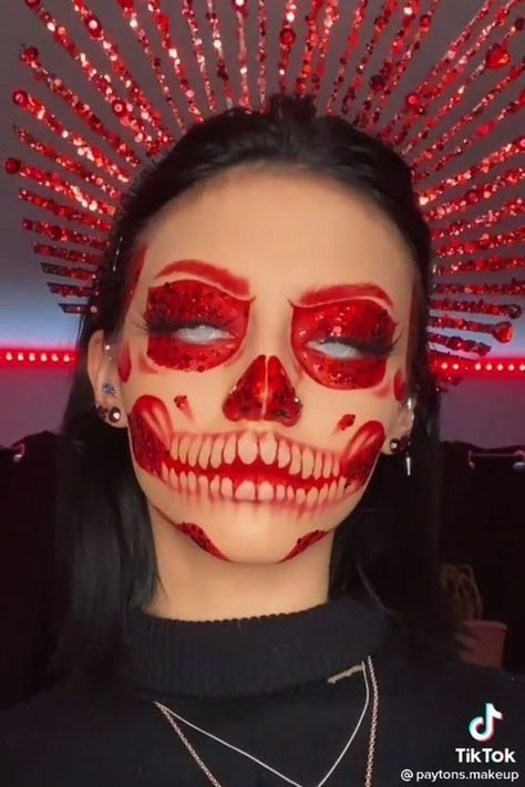 Halloween Makeup Red Hair, Red Skeleton Makeup, Maquillaje Halloween Aesthetic, Red Skull Makeup, Halloween Makeup Terror, Teknik Makeup, Halloween Mujer, Holloween Makeup, Vampire Bride