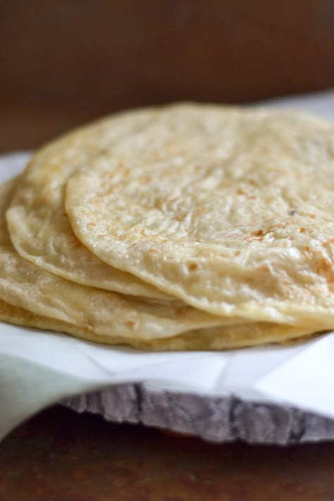 Whole Wheat Tortilla Recipe, Wheat Tortilla Recipe, Flour Tortillas Recipe, Vegan Tortilla, Tortillas Recipe, Homemade Flour, Recipes With Flour Tortillas, Homemade Flour Tortillas, Flat Breads