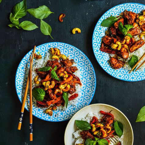 Thai Basil Sesame Chicken with Cashew – Ayoub's Dried Fruits & Nuts Chicken With Cashews, Spicy Cashews, Cashew Chicken, Roasted Cashews, Thai Basil, Sesame Chicken, Fast Easy Meals, Raw Cashews, Ginger And Honey