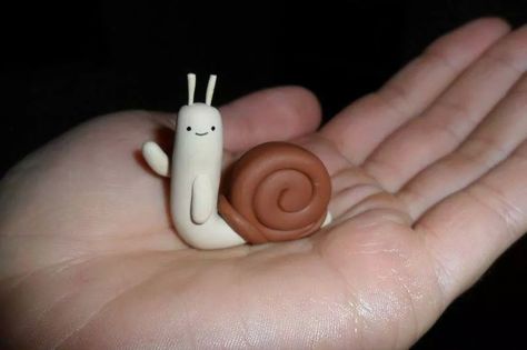 Caracol de Hora de Aventura Adventure Time Snail, Adventure Time Episodes, Sculpture Art Clay, ดินปั้น Polymer Clay, Tanah Liat, Clay Diy Projects, Keramik Design, Animale Rare, Cute Polymer Clay