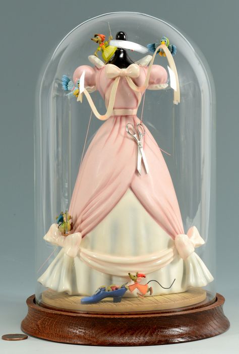 Disney Cinderella Dress, Cinderella's Dress, Cinderella Room, Cinderella Dress Disney, Disney Snowglobes, Cinderella Dress, Disney Rooms, Fotografi Vintage, Disney Figurines