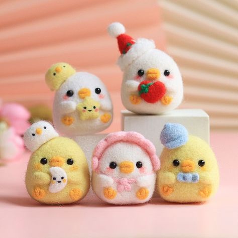 Wool Stuffed Animals, Needle Felt Kawaii, Aesthetic Needle Felting, Cute Needle Felt, Cute Needle Felting Ideas, Needle Felting Easy, Easy Needle Felting Projects, Cute Felt Animals, Needle Felting Ideas