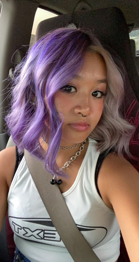 New hairrr :) Purple And White Hair Split, Purple And White Hair, Lady Locks, Purple Grey Hair, Look 2023, Hippie Makeup, Split Dye, Vivid Hair, Split Dyed Hair