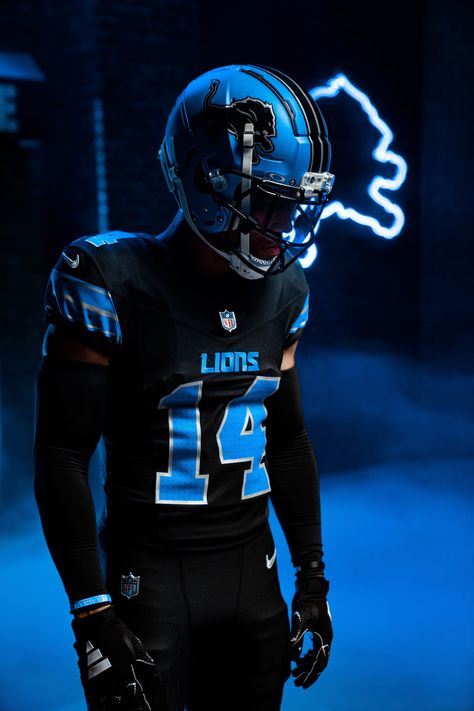 ge7nt2txks8vsmianfqv 960×1,440 pixels Amon Ra St Brown, Detroit Lions Wallpaper, Cool Football Pictures, Football Swag, Amon Ra, American Football Uniforms, Sports Portraits, Football Poses, Baseball Wallpaper