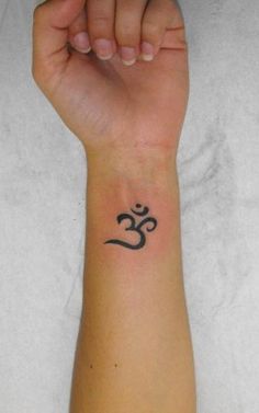 aum tattoo Serenity ~ Ohm Shanti Ohm - 'Om Shanti' means peace for the all human kind, peace for all living and non living beings, peace for the universe, ... Aum Tattoo, Ohm Tattoo, Om Symbol Tattoo, Small Symbols, Tattoo Lotus, Om Tattoo Design, Yoga Tattoos, Om Tattoo, Symbol Tattoos