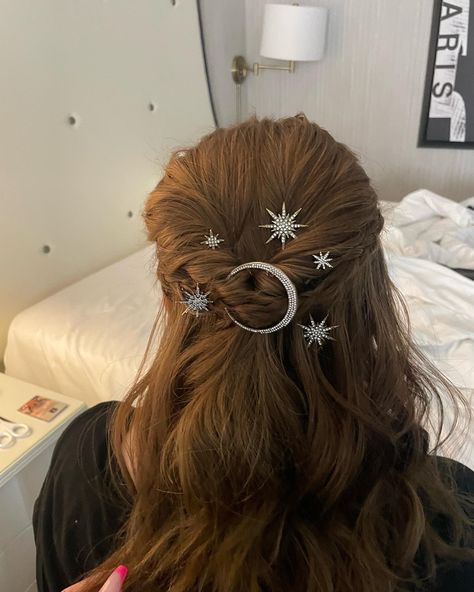 Down Hairstyles For Prom, Prom Hair Medium, Half Up Half Down Hair Prom, Night Hairstyles, Hairstyles For Prom, Prom Hair Down, Wedding Hairstyles Bride, Half Up Half Down Hairstyles, Jane Seymour