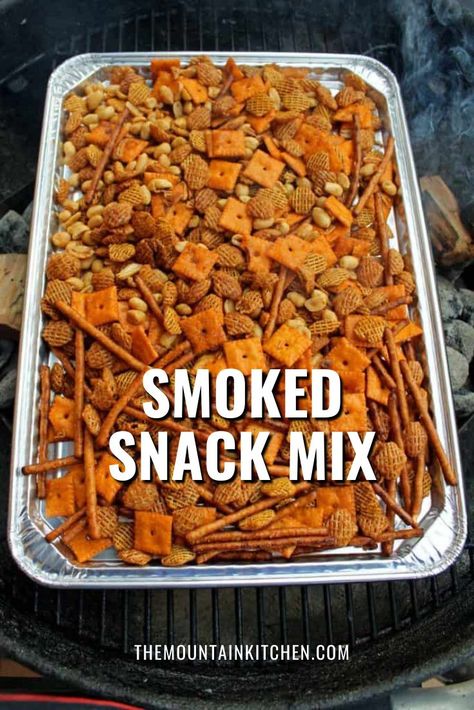 Smoked Superbowl Snacks, Smoked Trail Mix Recipes, Food For The Smoker, Smoked Chex Mix Recipes Original, Smoker Chex Mix Recipes, Spicy Cheez Its, Smoked Cheese Its, Cheese It Snack Mix Recipe, Smoked Snack Mix Recipes