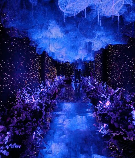 Debut Event Design, Galaxy Stage Design, La La Land Wedding Theme, Galaxy Theme Prom, Night Wedding Aesthetic, Meet Me At Midnight Theme, High School Prom Ideas Theme, Midnight Summer Dream Party, Galaxy Decorations Party