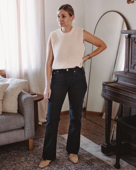 Everlane Denim Guide: Every Style Review - 2023 updated! #everlane #everlanedenim #everlanejeans #falldenim #2023jeans #2023denim #bootcutjeans Everlane Jeans, Fall Denim, Japanese Denim, Denim Fashion, Straight Jeans, Bootcut Jeans, Flare Jeans, Stretch Denim, Leg Jeans