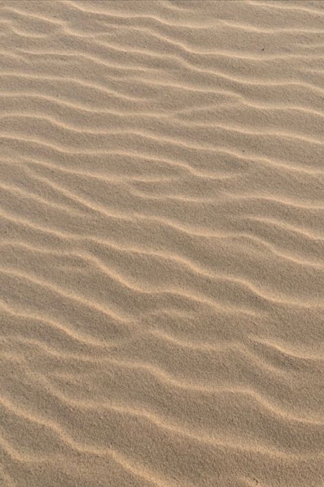 Sand Pictures, Ankle Bracelets Diy, Sand Textures, Texture Photography, Sand And Water, Home Decorating Ideas, Jolie Photo, Sand Color, Phone Themes