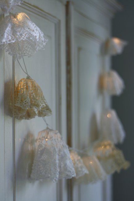 Christmas Lights In The Bedroom, Lace Garland, Bedroom Romantic, Doily Art, Doilies Crafts, Shabby Chic Crafts, In The Bedroom, Handmade Lace, Lace Doilies