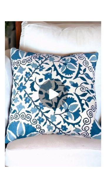 MELISSA MELO - Handmade gifts on Instagram: "Hey everyone! To celebrate our amazing sewing community, I’m relaunching this video and I can’t wait for you to see it!

In this quick and easy tutorial, you’ll learn how to make a cushion cover without any buttons or zippers. Just grab three pieces of 16 x 16-inch cotton canvas and your sewing machine, and you’ll have a gorgeous cushion cover in no time.

I’m also working on a special cushion cover project for the upcoming seasons using this technique, so stay tuned for more details! Don’t forget to save this reel!

#howtomake #diy #howtosewcushioncovers #sewingcushioncovers #howtosew" Sew Cushion Covers Easy, Cushion Covers Ideas, Diy Cushion Covers, Sewing Cushions, Diy Pillow Covers, Textile Art Embroidery, Pocket Pillow, Upholstery Diy, Handmade Cushion Covers