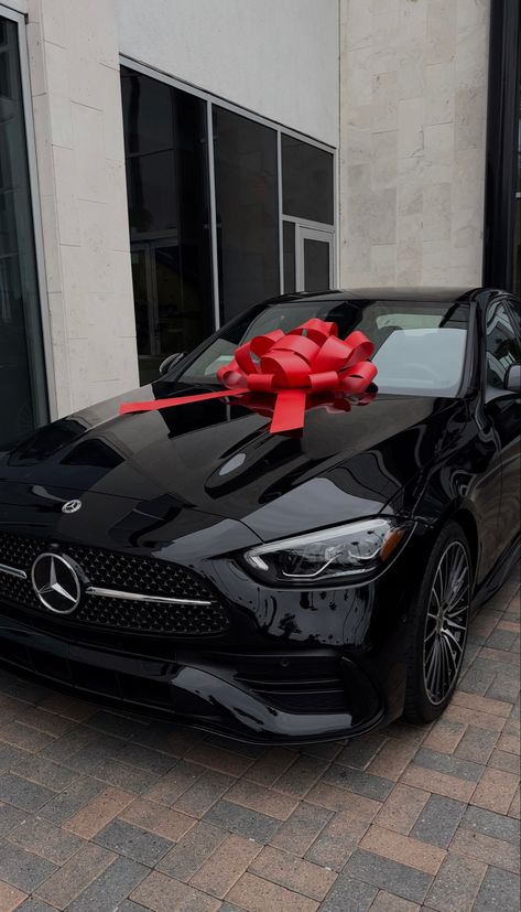 Black Mercedes, Vision Board Pics, مرسيدس بنز, Dream Cars Mercedes, Vision Board Pictures, Mercedes Car, Luxury Lifestyle Dreams, Benz Car, Classy Cars