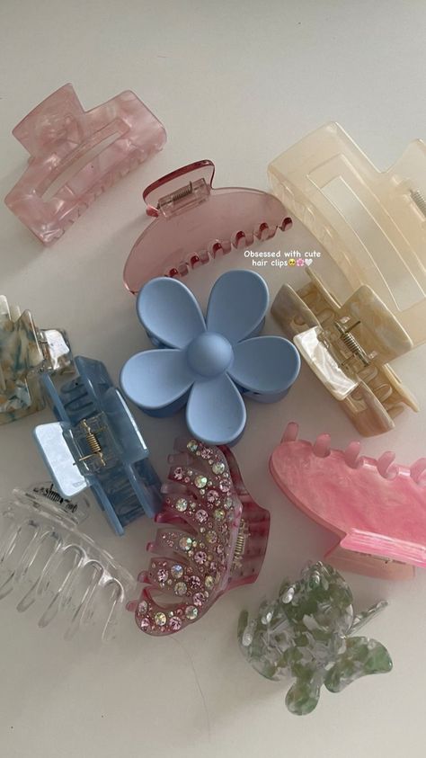 Aesthetic Amazon Finds, Hair Clips Aesthetic, 30 Aesthetic, Aesthetic Amazon, Curly Hair Accessories, Hair Acessories, Designer Hair Accessories, Hair Tie Accessories, Fancy Jewellery Designs