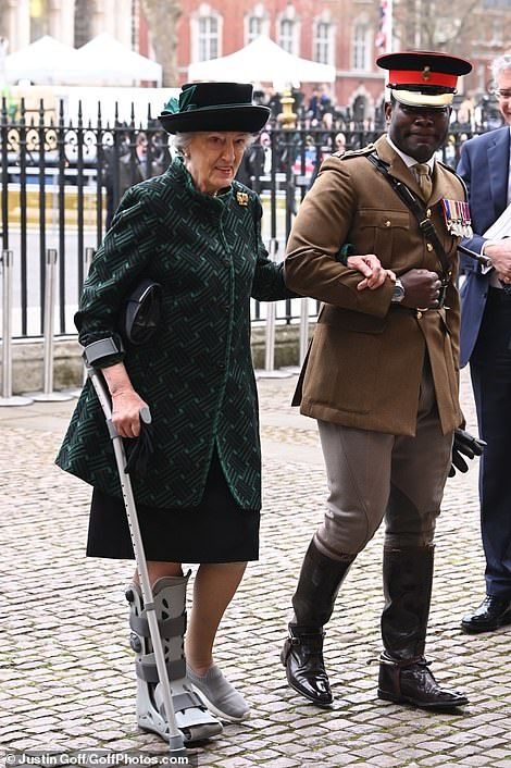 The Queen is supported by her cousins Princess Alexandra at memorial Duke Of Edinburgh Award, Thanksgiving Service, Lady Susan, British Family, Prince Charles And Camilla, English Royalty, Navy Coat, Princess Alexandra, Prince Phillip