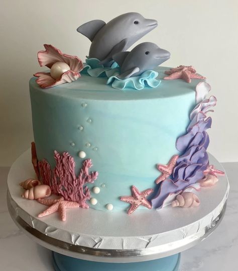 Dolphin Themed Birthday Cake, Under The Sea Birthday Cakes, Underwater Cake Ideas, Dolphin Cake Ideas, Ocean Cake Ideas, Dolphins Cake, Underwater Cake, Dolphin Birthday Cakes, Under The Sea Birthday Cake