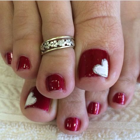 Valentine's Day Pedicure Ideas, Valentine’s Day Pedicure, Valentines Day Toe Nails Pedicures, Valentine Pedicure Designs, Valentine Pedicure, Toenails Painted, Nails Pies, Pretty Fingernails, Flower Toe Nails