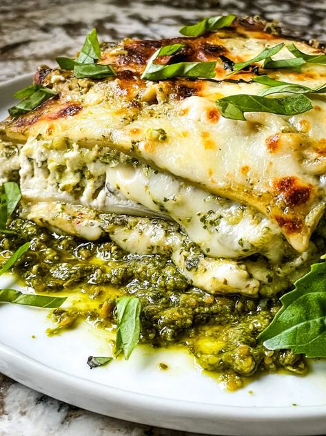 Creamy Lasagna, Vegetarische Diners, Pesto Lasagna, Italian Lasagna, Pasta Dinner Recipes, Homemade Italian, Pesto Sauce, Basil Pesto, Winter Recipes