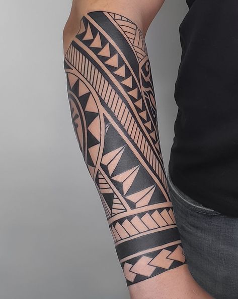 115+ Cool Polynesian Tattoos Designs with Meanings (2021) - TattoosBoyGirl Polynesian Tattoo Designs Forearm, Polynesian Forearm Tattoo, Polynesian Tattoo Sleeve, Tato Maori, Tato Suku, Tattoo Band, Forearm Band Tattoos, Polynesian Tattoo Designs, Maori Tattoo Designs