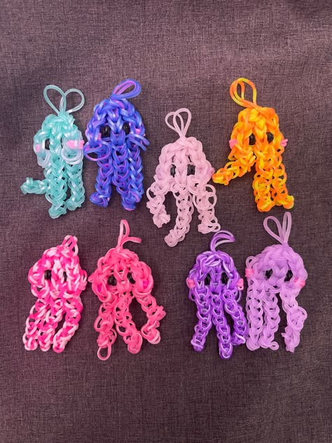 Loom Band Charms Tutorial, Rainbow Loom Keychain, Loom Band Patterns Instructions, Loom Band Charms, Rainbow Loom Animals, Loom Animals, Loom Bands Tutorial, Loom Band Patterns, Rainbow Loom Bracelets Easy