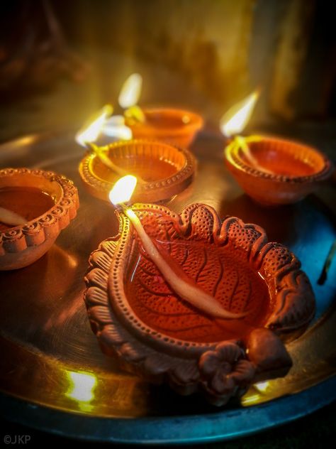 Diwali Diya Aesthetic Picture, Diya With Flowers Decoration, Diya Snap Aesthetic, Diya Aesthetic Snap, Diya Images Aesthetic, Diya Aesthetic Indian, Diya Diwali Aesthetic, Aesthetic Diya Photos, Diya Pic Diwali