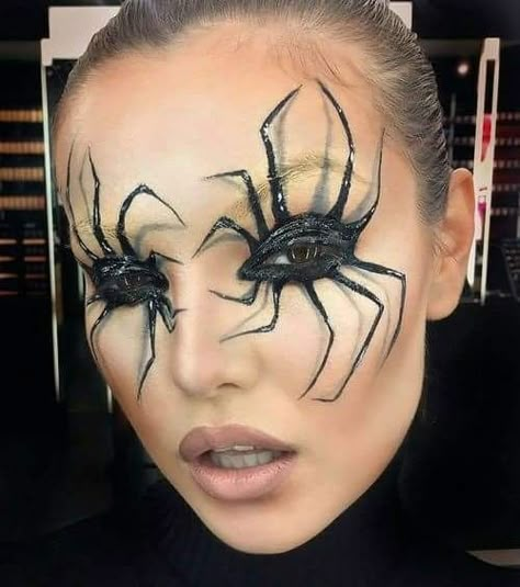 Easy DIY Last Minute Halloween Costumes That'll Make You Score - Twins Dish Halloween Smink, Veselý Halloween, Spider Makeup, Fantasy Make-up, Halloween Gesicht, Halloweenský Makeup, Halloween Make-up Looks, Halloween Fest, Halloween Memes