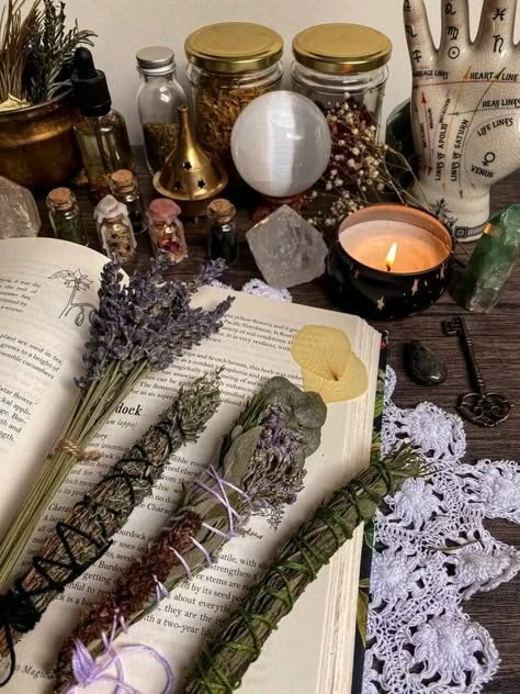 Witch Room, Witch Core, Crystal Room, Crystal Vibes, Hippie Aesthetic, Crystal Aesthetic, Season Of The Witch, Witch Aesthetic, Green Witch