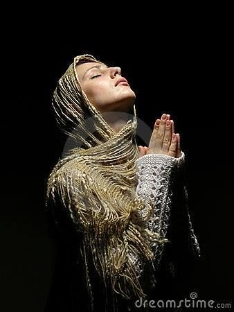 beauty in prayer Abraham Isaac, Woman Praying, Girl Praying, Let Us Pray, Pray For Peace, Power Of Prayer, Young And Beautiful, My God, Welcome Home