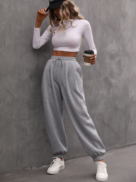 Womens Joggers Outfit, Outfit Jogging, Jogger Outfit, Women Sweatpants, Pocket Sweatpants, Cute Workout Outfits, Joggers Outfit, Athleisure Women, Foto Casual