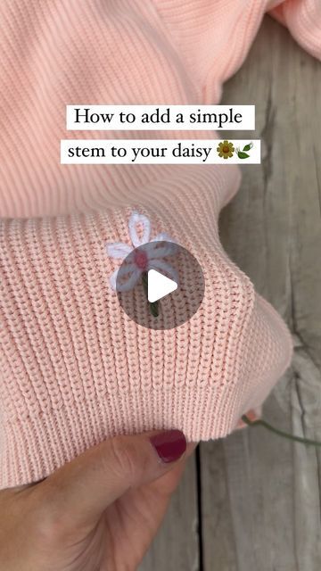 Hand embroided personalised jumpers - Pixie&Me on Instagram: "A simple stem for your daisy with a cute little leaf detail!   🌼🍃🌼🍃🌼🍃🌼🍃🌼🍃🌼🍃🌼🍃  Head to our bio link for our DIY kits! We make beautiful floral initials for your little ones and have the kit and free access to tutorials via our page!   Unlock your new obsession!!  Renee  #howtoembroider #learntoembroid #lazydaisy #diybroidery" Girly Embroidery Designs, Embroidery On Jumper, Jumper Embroidery Ideas, Jumper Ideas, Personalised Jumpers, Crochet Jumper, Embroidered Leaves, Embroidered Initials, Floral Initial