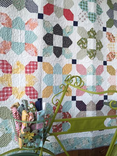 Prairie Flower Quilt, Baby Quilt Patterns Easy, Prairie Flowers, Flower Quilt Patterns, Pretty Quilts, Missouri Quilt, Quilt Layers, Prairie Flower, Block Quilts