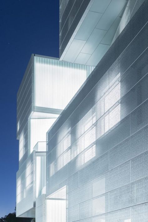 Translucent Architecture, Translucent Facade, Steven Holl Architecture, Fritted Glass, Painting With Light, Glass Facade, Steven Holl, Glass Building, Glass Brick