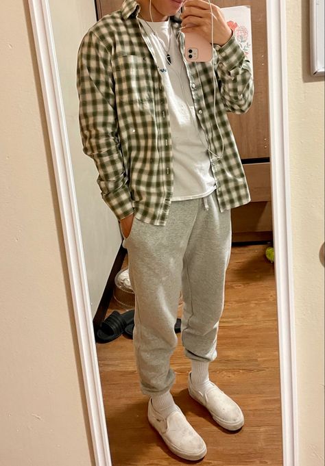 Guys Fall Outfits Flannel, Flannel Outfits Sweatpants, Flannel Boy Outfit, Flannel With Sweatpants, Flannel And Sweatpants Outfit, Guys Fall Outfits, Cute Outfits With Sweatpants, Sweatpants And Flannel, Outfits With Sweatpants