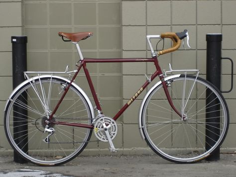 Show us your Vintage Touring bikes - Page 19 - Bike Forums Bike Restoration, Classic Road Bike, Touring Bicycles, Road Bike Vintage, Velo Vintage, Vintage Cycles, Pretty Bike, Road Bike Women, Speed Bike