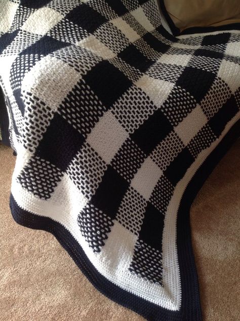 Inspiration :: Plaid blanket, yarn woven through DC mesh ground; original link missing, no pattern. #crochet #afghan #throw #patchwork 2 Color Crochet Blanket Pattern Free, Woven Crochet, Plaid Crochet, Crochet Knit Blanket, Afghans Crochet, Crochet Afgans, Crochet Blanket Afghan, Crochet Throw Blanket, Crochet Afghans