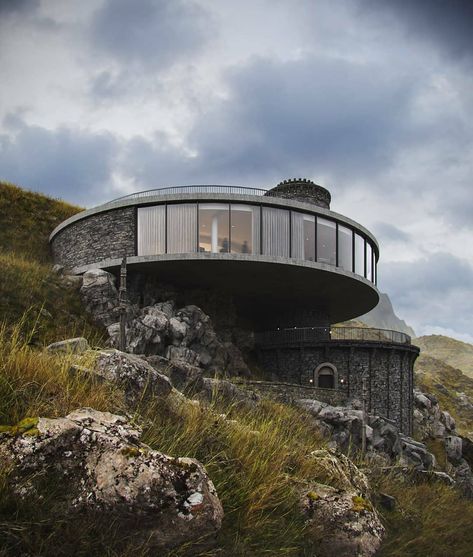 Green Roof House, Nordic Architecture, Earth Sheltered, Windmill Design, Modernist House, Retreat House, Cliff House, Unusual Homes, Minimal House Design