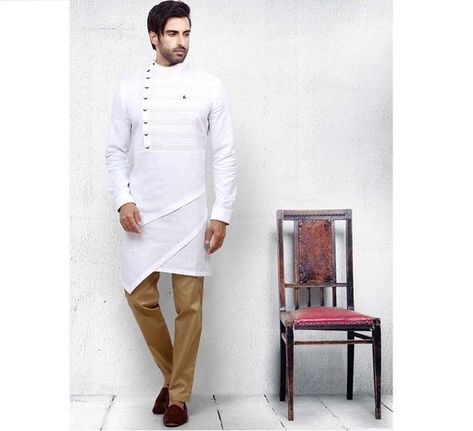 Traditional Kurta For Men, India Fashion Men, Shakib Khan, Latest Kurta Designs, Short Kurtas, Traditional Kurta, Kurta Pajama For Men, Man Dress Design, Pajama For Men