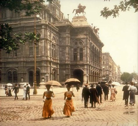 Vienna Court Opera in the 1800s? Vienna State Opera, A Night At The Opera, History Pictures, Vienna Austria, Belle Epoque, Vintage Photographs, Vintage Photography, Old Pictures, Budapest