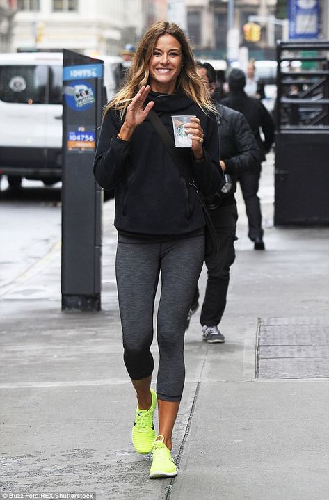 Spinning Outfit, Kelly Bensimon, Casual Sporty Outfits, Class Outfits, Working Out Outfits, Fitness Outfits, Workout Attire, Athleisure Outfits, Casual Sporty