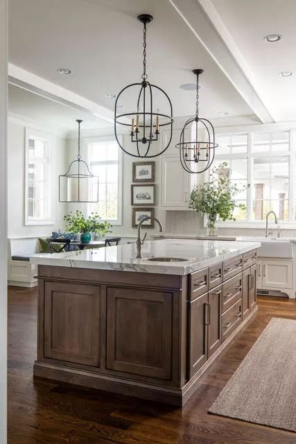 2022 Kitchen Design Trends Designers Predict Will Be Everywhere Porcelain Countertops, Kitchen Ikea, Kitchen Addition, Traditional Kitchen Design, Home Office Inspiration, Cottage Kitchens, Kitchen Design Trends, Island Ideas, Kitchen Inspiration Design