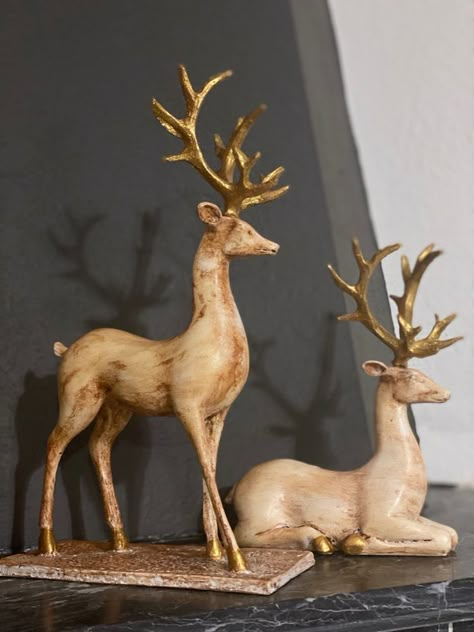 Deer Artwork, Christmas Decorations Cheap, Outdoor Christmas Tree, Plaster Sculpture, Gemstone Art, Paper Mache Art, Paper Mache Crafts, Christmas Room, Painting Furniture Diy