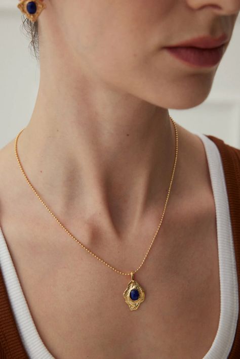 Siren Mode | Handmade Jewelry and accessory Lapis Lazuli Jewelry, Blue Lapis Lazuli, Leaf Motif, Dope Jewelry, The Leaf, Color Vintage, Blue Lapis, Natural Elements, Leaf Pendant