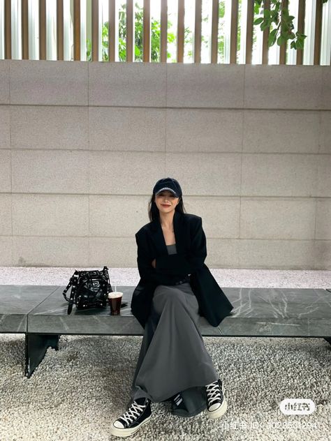 Winter Model Outfit, Museum Outfit Korean, Taiwan Ootd Winter, Black Outfit Korean Casual, Hongkong January Outfit, Japan Outfit March, Hong Kong Outfit Ideas, Taiwan Outfit Winter, Japan February Outfit