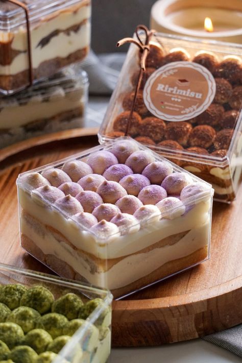 Ririmisu Desserts - Boxed Tiramisu Desserts - PURPLECHIVES Tiramisu Business Ideas, Tiramisu Serving Ideas, Desserts For Business, Cake Small Business, Tiramisu Business, Small Tiramisu, Innovative Desserts, Dessert Business Ideas, Taro Dessert